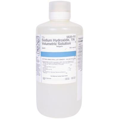 L'hydroxyde de sodium est un ingrédient dans de nombreux produits de débouchage.