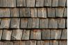 Clous de toiture de faible qualité, même ceux qui sont galvanisés, peuvent avoir besoin d'être remplacé avant que le bois secoue détériorer.