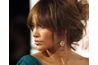Jennifer Lopez avec mous, de longues couches vaporeux, visage-cadrage.